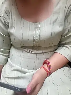 Gujju bhabhi69 online show from 05.17.26
