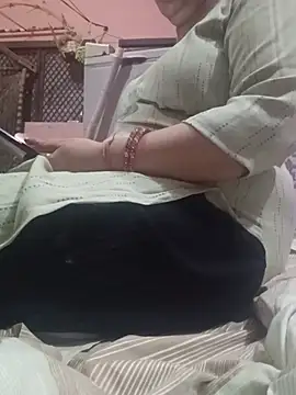 Gujju bhabhi69 online show from 05.21.26