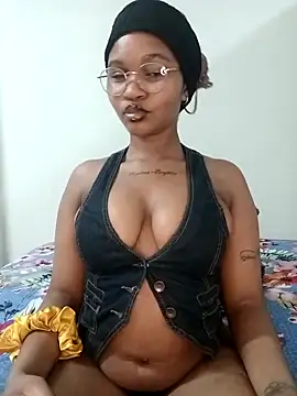 Snapshot of Hotsexyberry222 chatting on 03.25.26 Hotsexyberry222 online show from 03.25.26