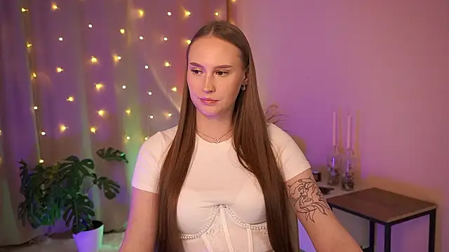 Snapshot of ViMilka chatting on 03.18.26 ViMilka online show from 03.18.26