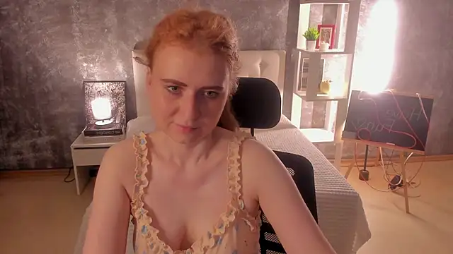 Snapshot of Shiny_Liss chatting on 06.25.26 Shiny Liss online show from 06.25.26