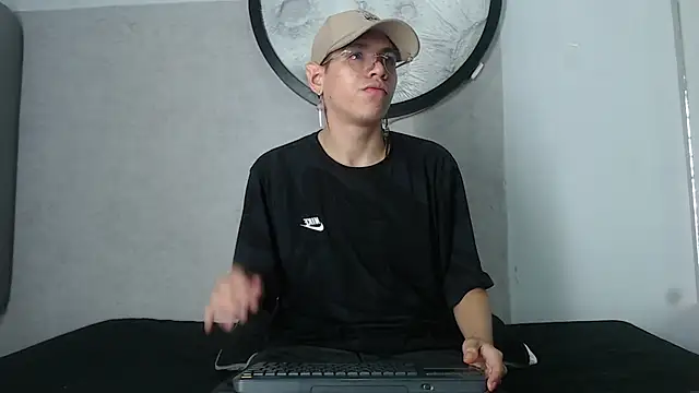 Bennet-Grayy online show from 05.22.26