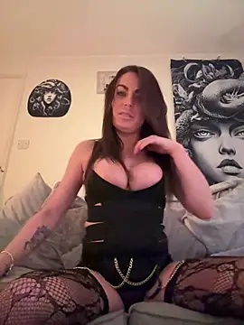 Snapshot of Eviehudson chatting on 03.29.26 Eviehudson online show from 03.29.26