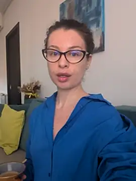 Snapshot of IreneBlue_ chatting on 04.05.26 IreneBlue online show from 04.05.26