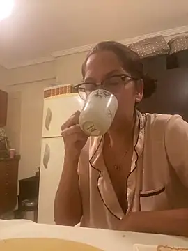 Yes 2102 online show from 03.16.26