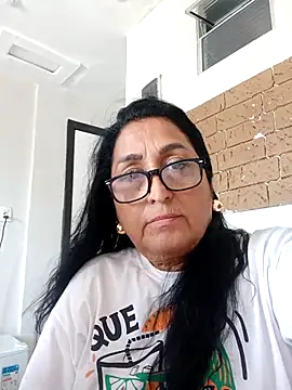 Snapshot of ianaellem chatting on 04.02.26 ianaellem online show from 04.02.26