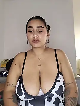 Snapshot of Mia_skyy18 chatting on 05.12.26 Mia skyy18 online show from 05.12.26