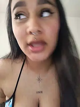 Snapshot of Mia_skyy18 chatting on 05.20.26 Mia skyy18 online show from 05.20.26