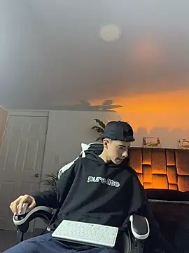 SebastianReed  online show from 04.22.26