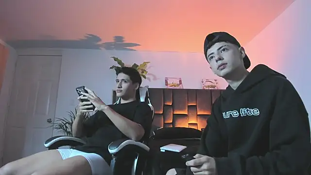 SebastianReed  online show from 04.25.26
