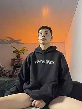 SebastianReed  online show from 05.15.26