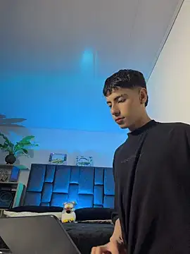 SebastianReed  online show from 05.18.26