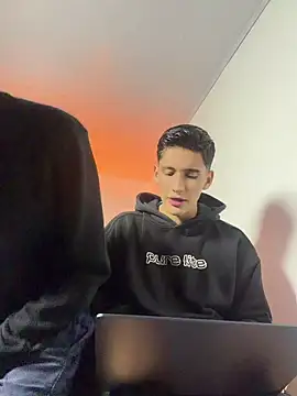 SebastianReed  online show from 05.19.26