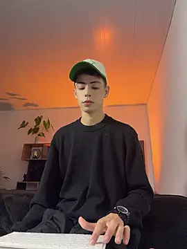 SebastianReed  online show from 05.29.26