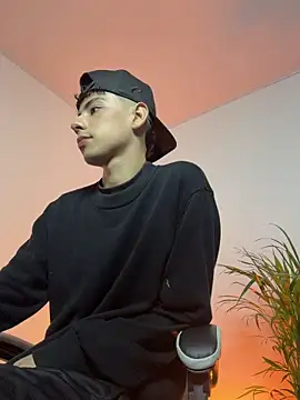 SebastianReed  online show from 06.25.26