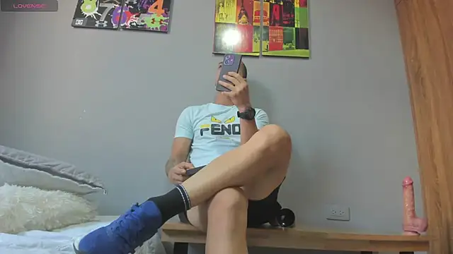 Enzoo98  online show from 04.18.26