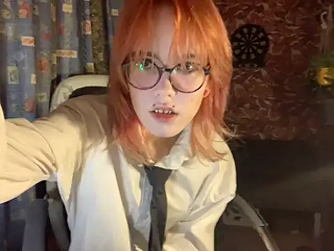 Snapshot of whiny_emo_boi chatting on 04.11.26 whiny emo boi online show from 04.11.26