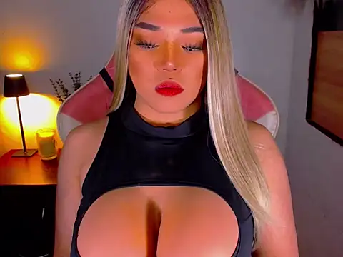 Snapshot of Zandralopez chatting on 03.30.26 Zandralopez online show from 03.30.26