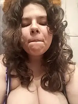 Snapshot of Oksa_FoxFire chatting on 03.28.26 Oksa FoxFire online show from 03.28.26