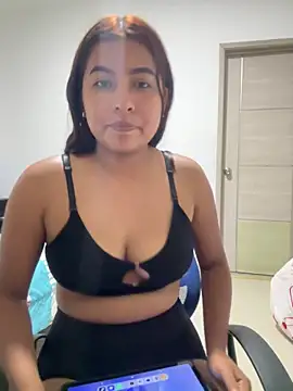 yuliana056 online show from 04.10.26