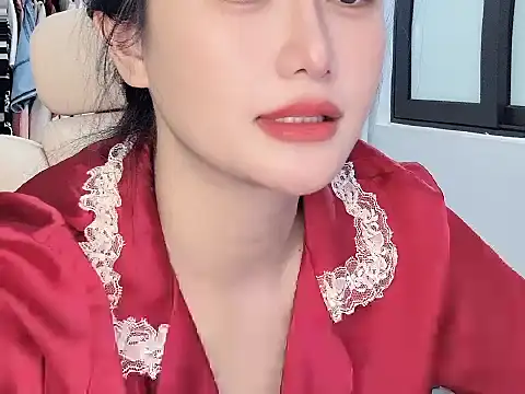 AmyLinee 1 online show from 06.21.26
