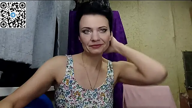 Snapshot of HotMamaQueen234 chatting on 03.21.26 HotMamaQueen234 online show from 03.21.26