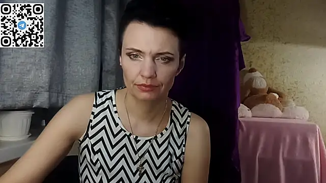 Snapshot of HotMamaQueen234 chatting on 03.30.26 HotMamaQueen234 online show from 03.30.26