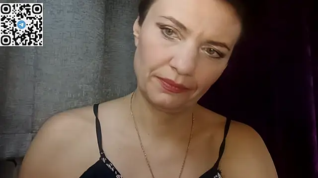 Snapshot of HotMamaQueen234 chatting on 04.13.26 HotMamaQueen234 online show from 04.13.26