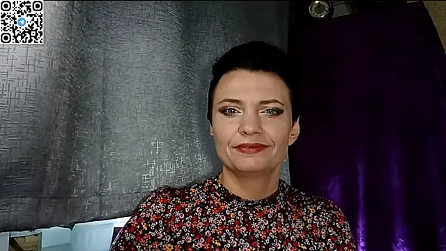 Snapshot of HotMamaQueen234 chatting on 04.23.26 HotMamaQueen234 online show from 04.23.26