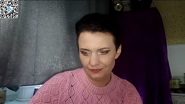 Snapshot of HotMamaQueen234 chatting on 04.25.26 HotMamaQueen234 online show from 04.25.26