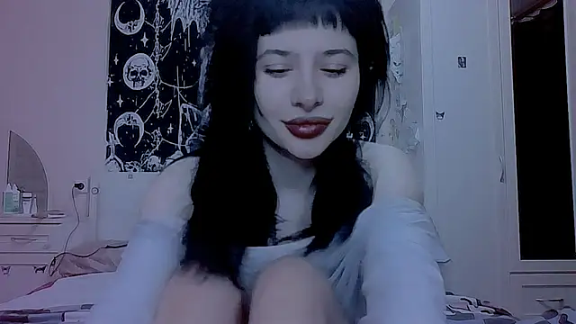 Snapshot of AllisonDeetz chatting on 04.19.26 AllisonDeetz online show from 04.19.26