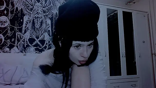 Snapshot of AllisonDeetz chatting on 04.21.26 AllisonDeetz online show from 04.21.26