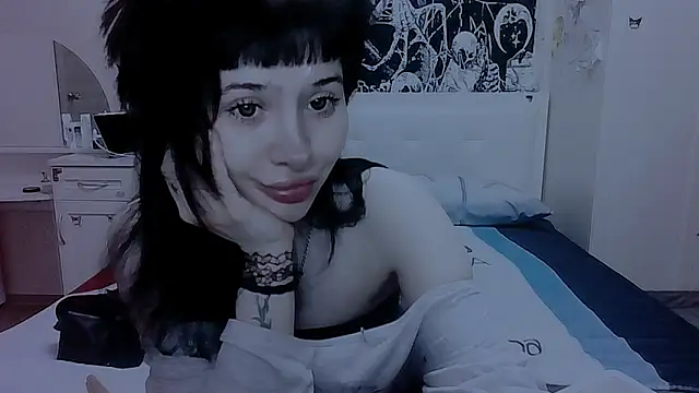 Snapshot of AllisonDeetz chatting on 04.25.26 AllisonDeetz online show from 04.25.26