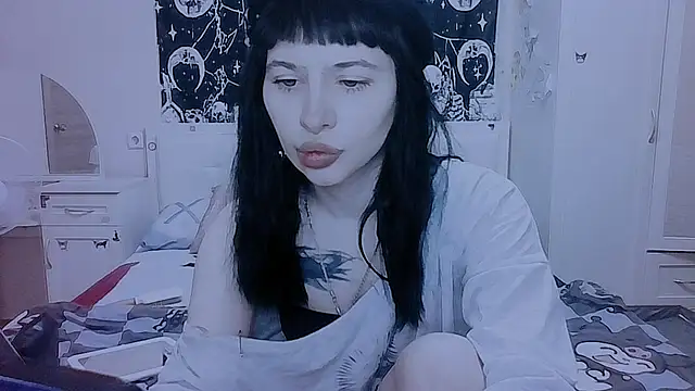 Snapshot of AllisonDeetz chatting on 04.28.26 AllisonDeetz online show from 04.28.26