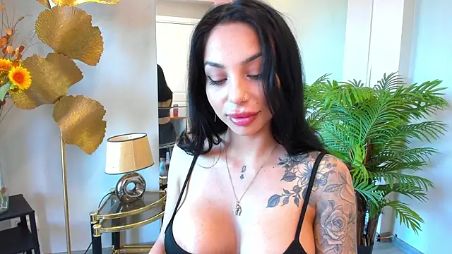 Snapshot of MissSiennaa chatting on 05.29.26 MissSiennaa online show from 05.29.26