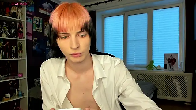 sweet peach    online show from 05.17.26