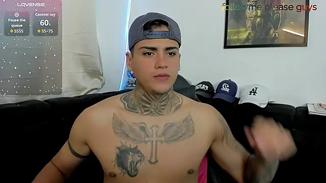 Snapshot of sweetlatinoboy chatting on 04.04.26 sweetlatinoboy online show from 04.04.26