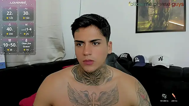 Snapshot of sweetlatinoboy chatting on 04.08.26 sweetlatinoboy online show from 04.08.26