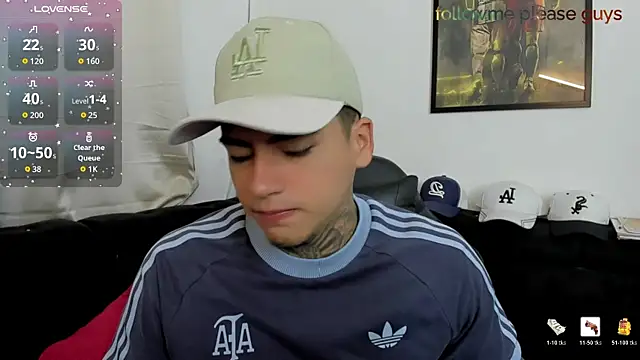 Snapshot of sweetlatinoboy chatting on 04.09.26 sweetlatinoboy online show from 04.09.26