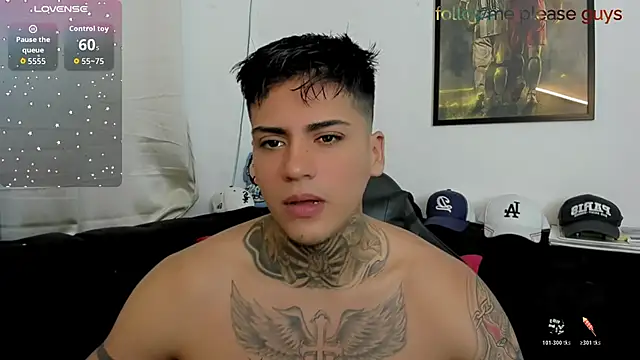 Snapshot of sweetlatinoboy chatting on 04.12.26 sweetlatinoboy online show from 04.12.26