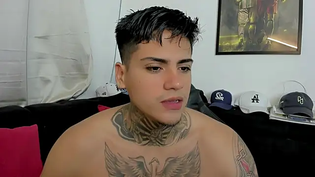 Snapshot of sweetlatinoboy chatting on 04.17.26 sweetlatinoboy online show from 04.17.26