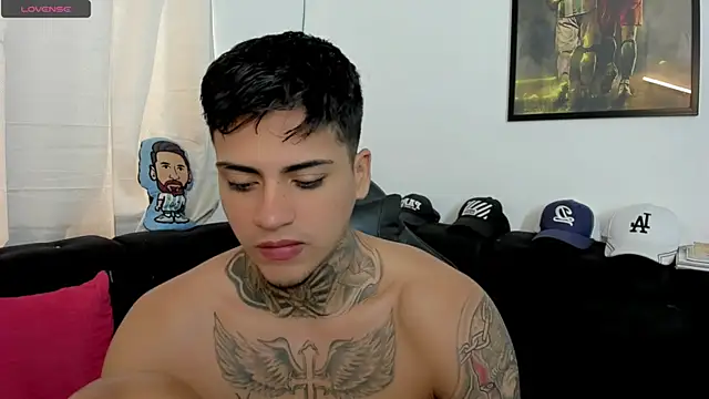 Snapshot of sweetlatinoboy chatting on 04.19.26 sweetlatinoboy online show from 04.19.26