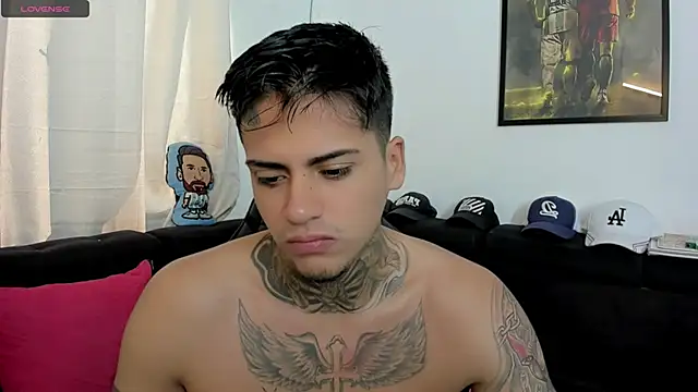 Snapshot of sweetlatinoboy chatting on 04.20.26 sweetlatinoboy online show from 04.20.26