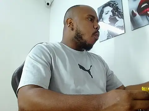 Snapshot of Alessandro_Hamed chatting on 03.18.26 Alessandro Hamed online show from 03.18.26