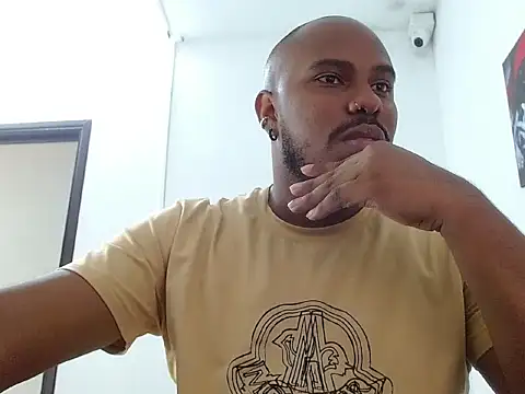 Snapshot of Alessandro_Hamed chatting on 03.23.26 Alessandro Hamed online show from 03.23.26
