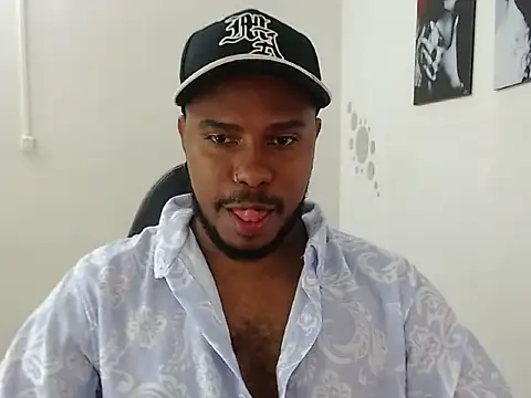 Snapshot of Alessandro_Hamed chatting on 04.16.26 Alessandro Hamed online show from 04.16.26