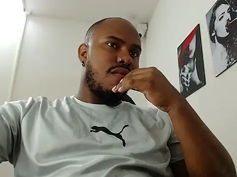Snapshot of Alessandro_Hamed chatting on 04.23.26 Alessandro Hamed online show from 04.23.26