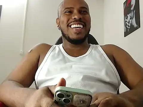 Snapshot of Alessandro_Hamed chatting on 04.24.26 Alessandro Hamed online show from 04.24.26