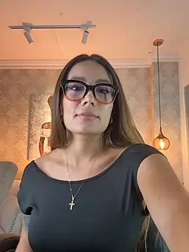 Snapshot of SERENAA__ chatting on 05.21.26 SERENAA online show from 05.21.26