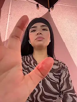 Shalom pink18 online show from 05.13.26